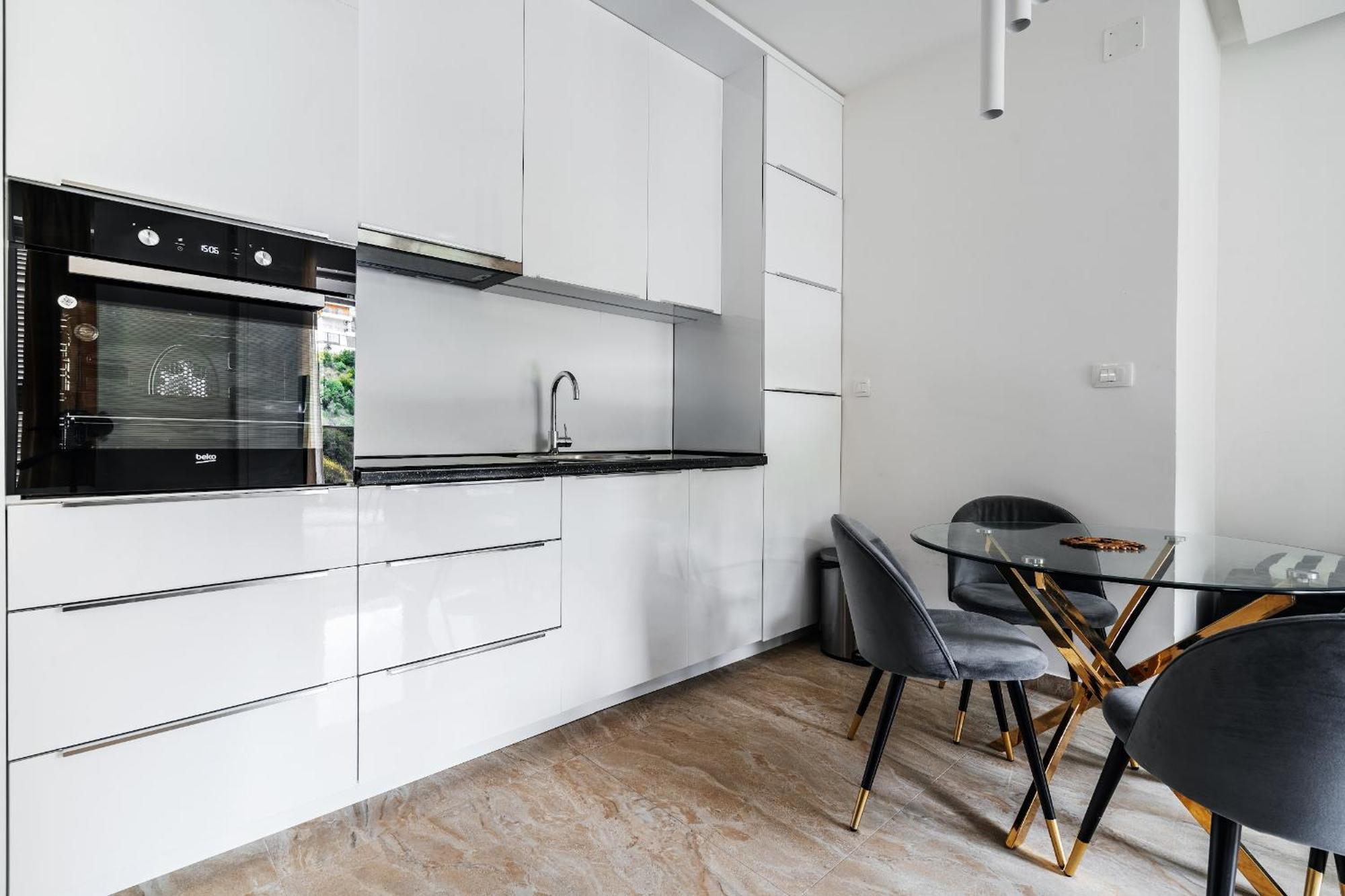 Aura Tower Aparments By In Property Rafailovici Luaran gambar